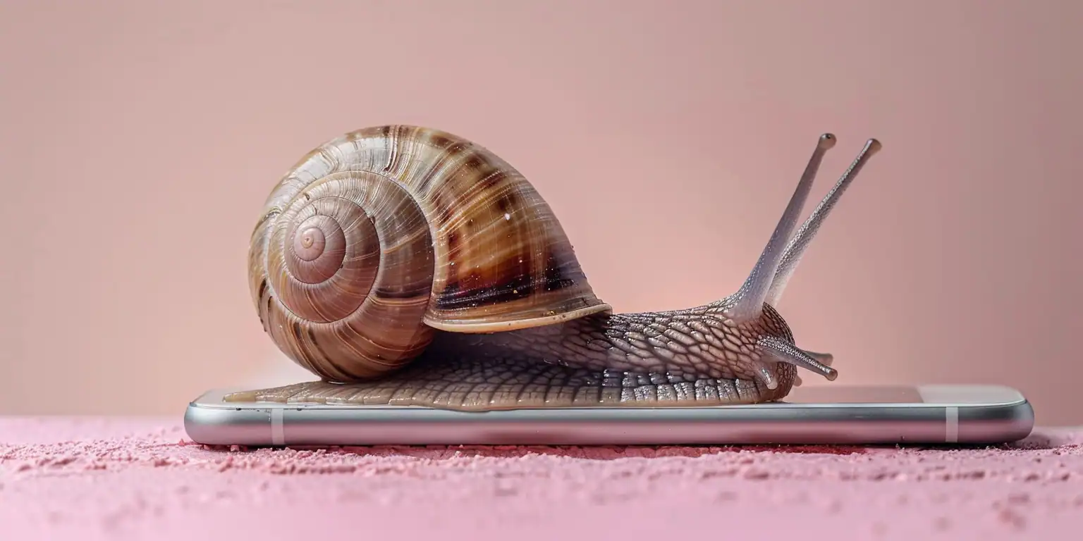 escargot smartphone midjourney escargot smartphone midjourney