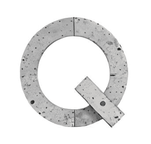 Lettre Q beton gris Leonardo